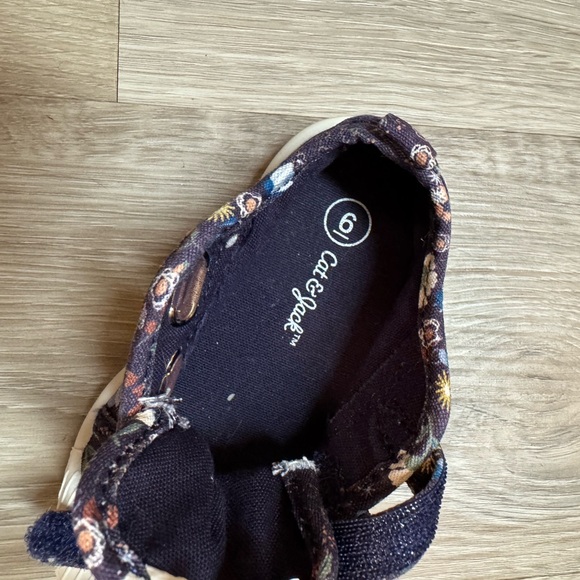 Cat & Jack Kids' Dark Floral Sneakers - Picture 5 of 5